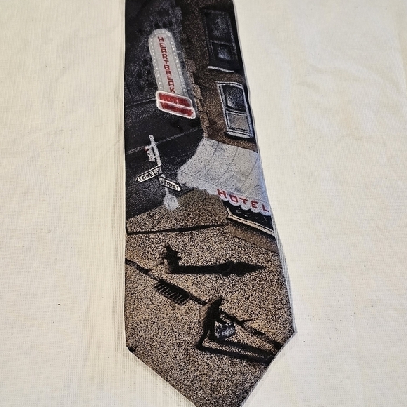 100% Italian silk tie from ELVIS PRESLEY collection Heartbreak Hotel Novelty. - Picture 3 of 7